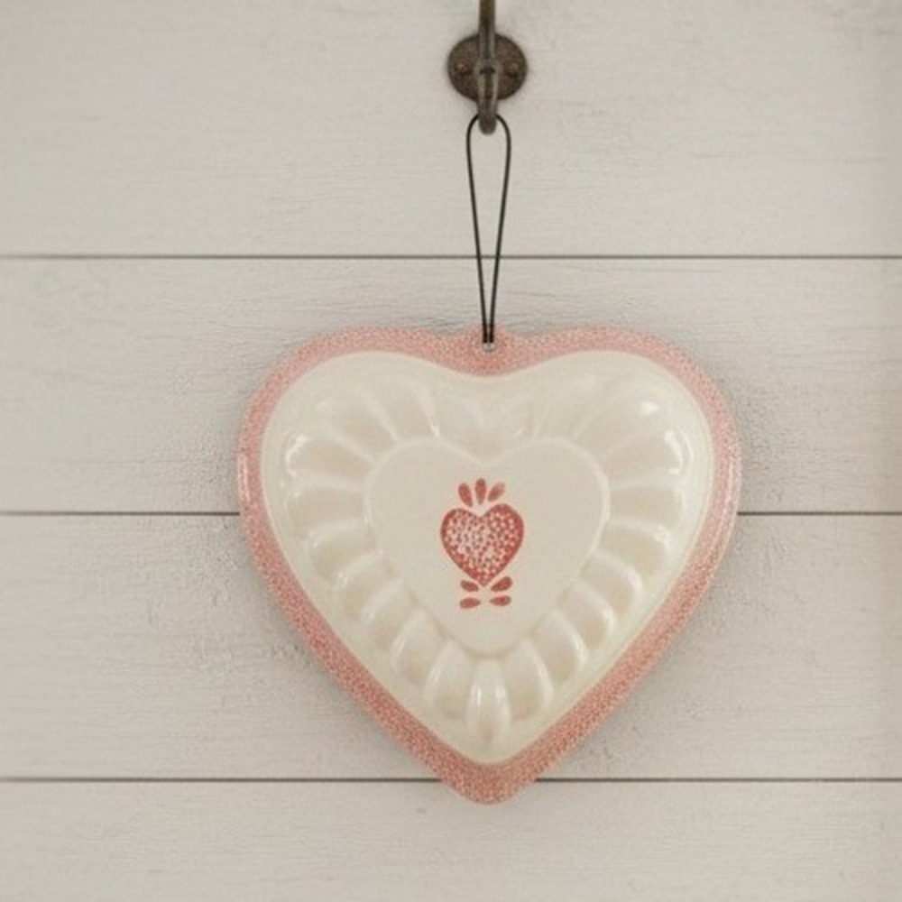 Hartstone Ceramic Heart Shaped Wall Art,‎ Vintage Speckled Puff Sponge Design